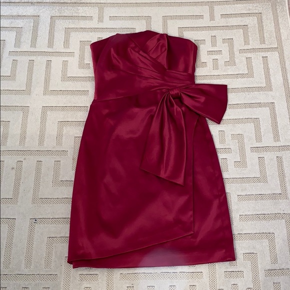 White House Black Market Dresses & Skirts - Gorgeous color, structured / flattering dress